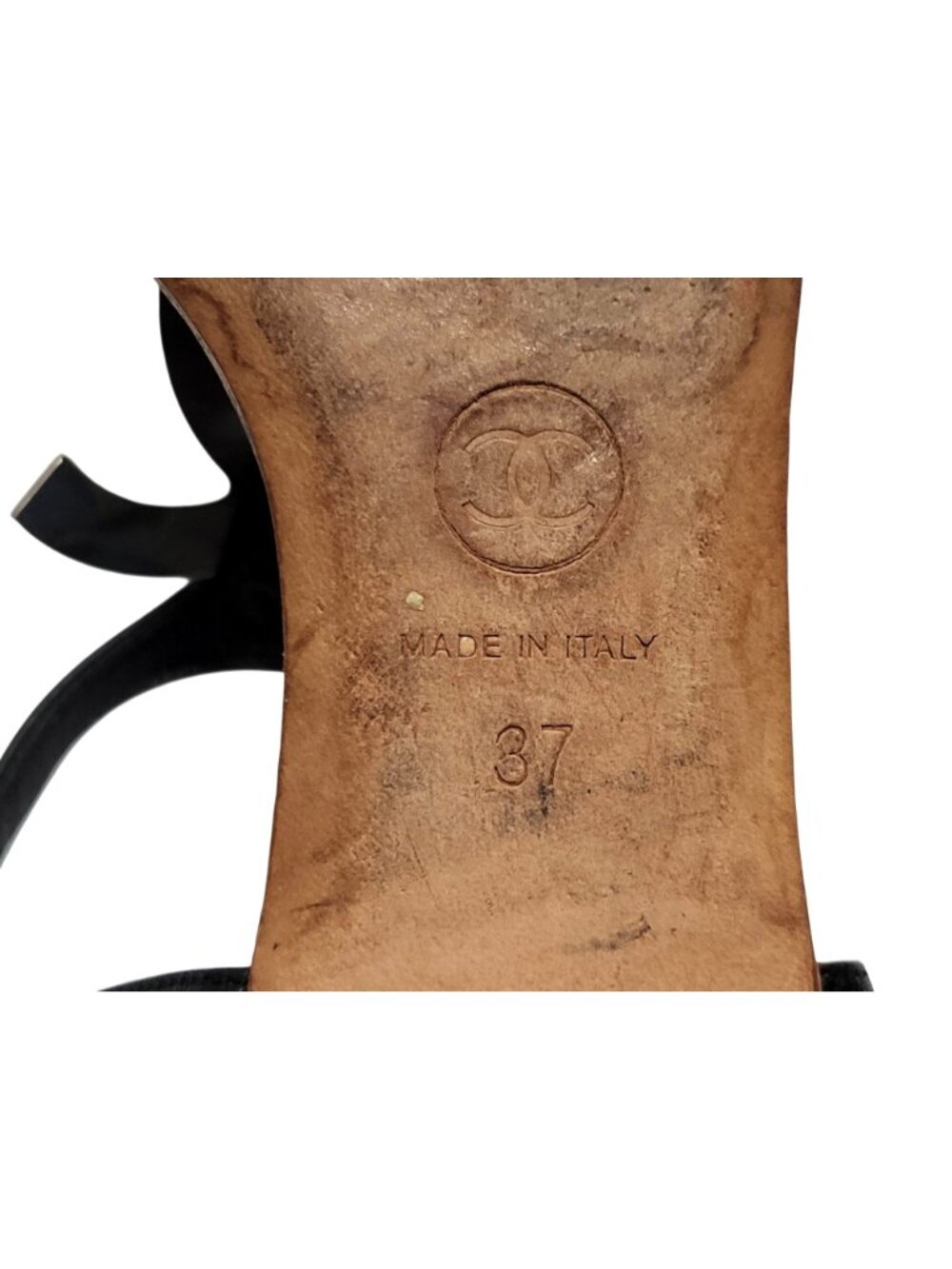Chanel CC Logo T-Strap Leather Thong Sandals - Picture 15 of 17